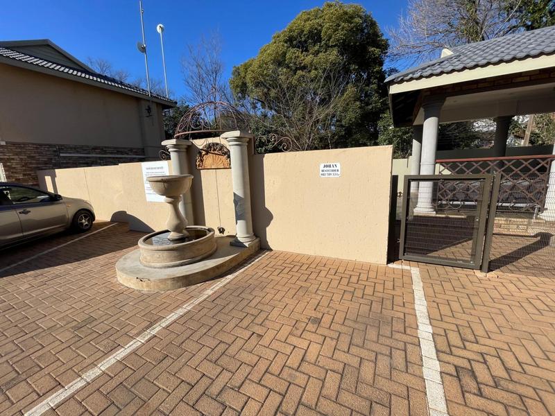 To Let 1 Bedroom Property for Rent in Kannoniers Park North West